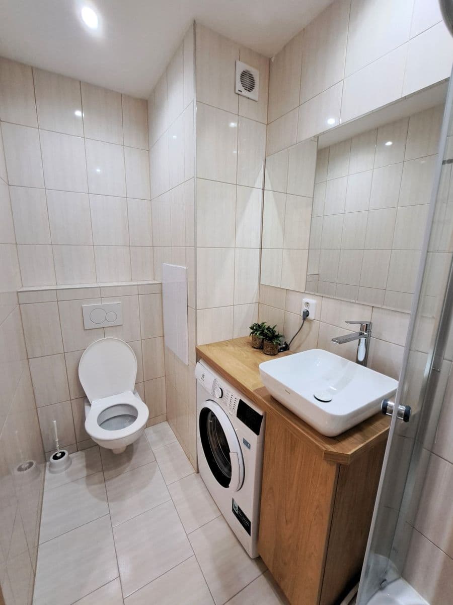 Prodej bytu 2+1 52 m², třída SNP, Hradec Králové, Královéhradecký kraj Prodej bytu 2+1 52 m², třída SNP, Hradec Králové, Královéhradecký kraj