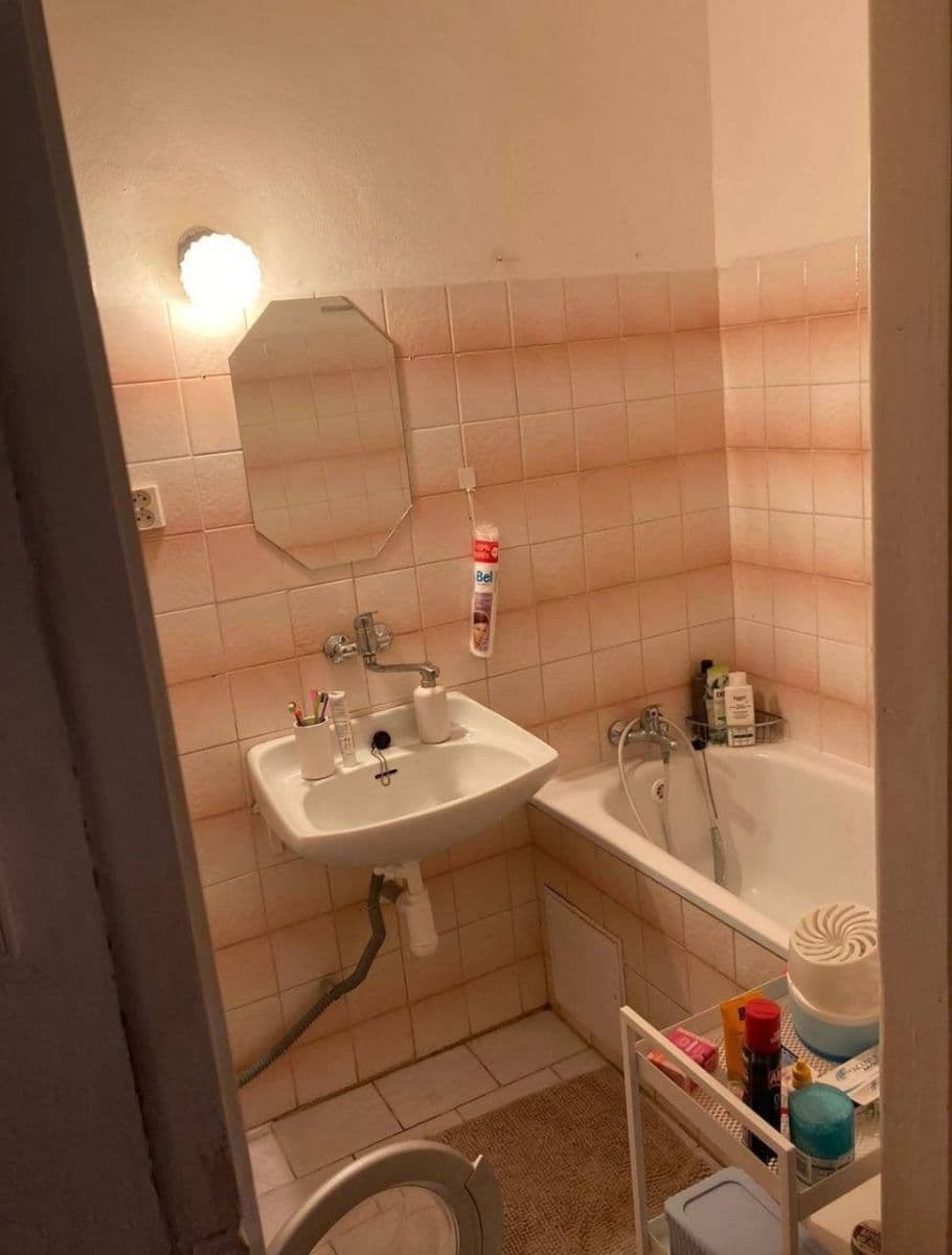 Pronájem bytu 2+kk 40 m², U Roháčových kasáren, Praha, Praha Pronájem bytu 2+kk 40 m², U Roháčových kasáren, Praha, Praha