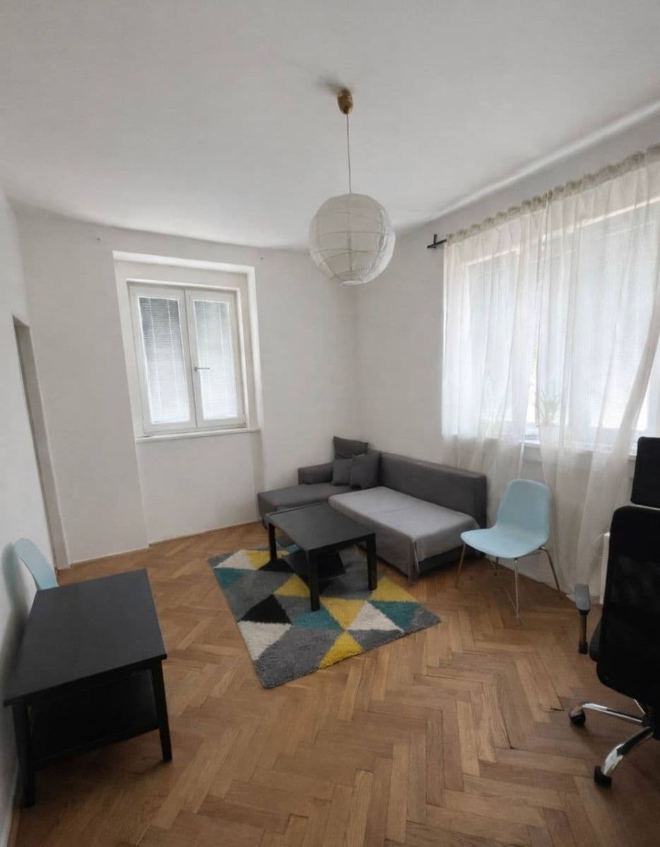 Pronájem bytu 2+kk 40 m², U Roháčových kasáren, Praha, Praha Pronájem bytu 2+kk 40 m², U Roháčových kasáren, Praha, Praha