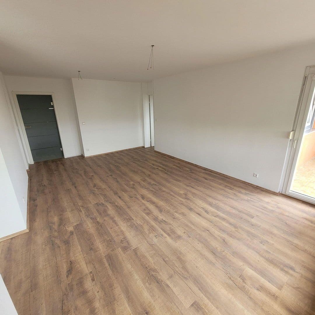 Pronájem bytu 2+kk 62 m², Strohgäustraße 11, Leonberg, Bádensko-Württembersko Pronájem bytu 2+kk 62 m², Strohgäustraße 11, Leonberg, Bádensko-Württembersko