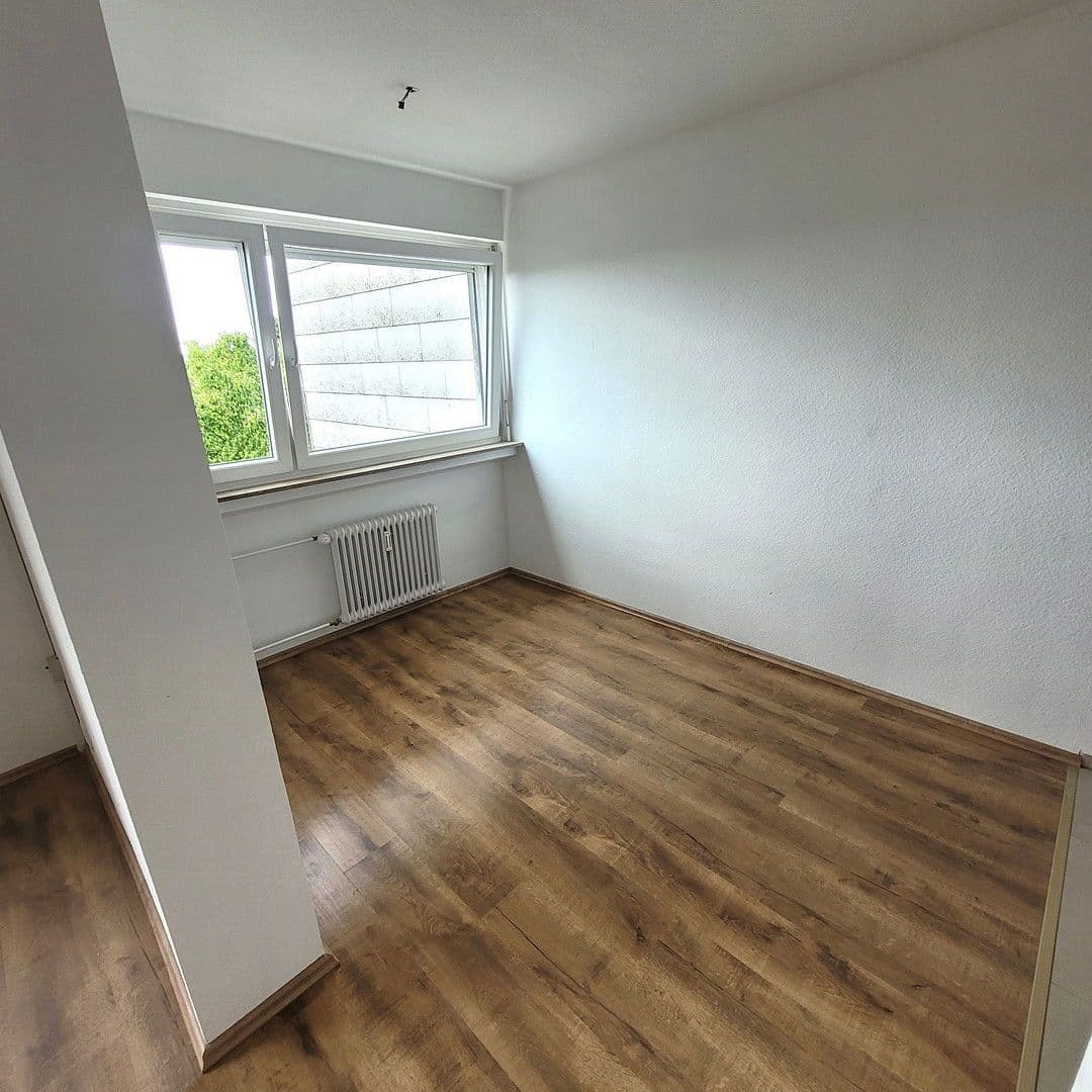 Pronájem bytu 2+kk 62 m², Strohgäustraße 11, Leonberg, Bádensko-Württembersko Pronájem bytu 2+kk 62 m², Strohgäustraße 11, Leonberg, Bádensko-Württembersko
