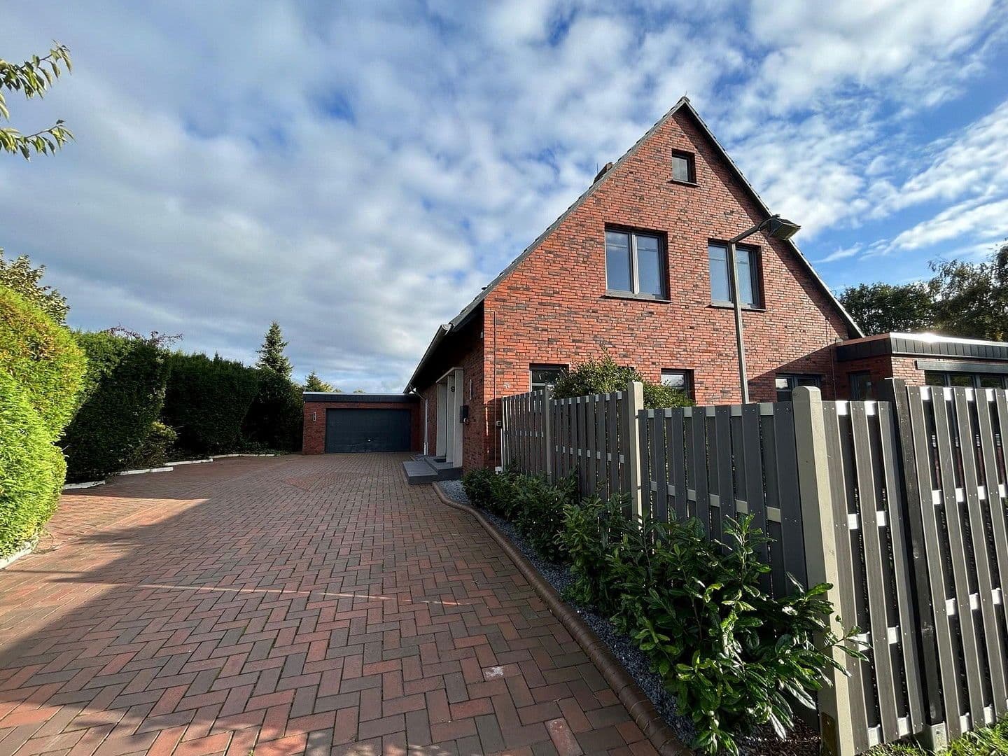 Pronájem domu 250 m², pozemek 1.851 m², Dahlienstraße, Upgant-Schott, Dolní Sasko Pronájem domu 250 m², pozemek 1.851 m², Dahlienstraße, Upgant-Schott, Dolní Sasko