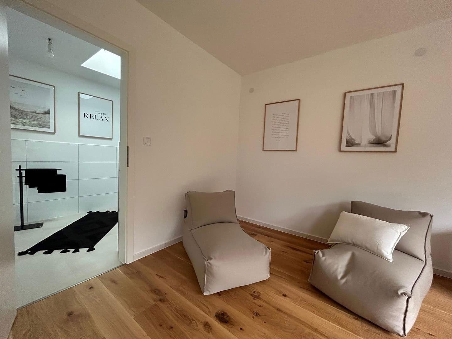 Prodej domu 250 m², pozemek 980 m², Dahlienstraße 9, Upgant-Schott, Dolní Sasko Prodej domu 250 m², pozemek 980 m², Dahlienstraße 9, Upgant-Schott, Dolní Sasko