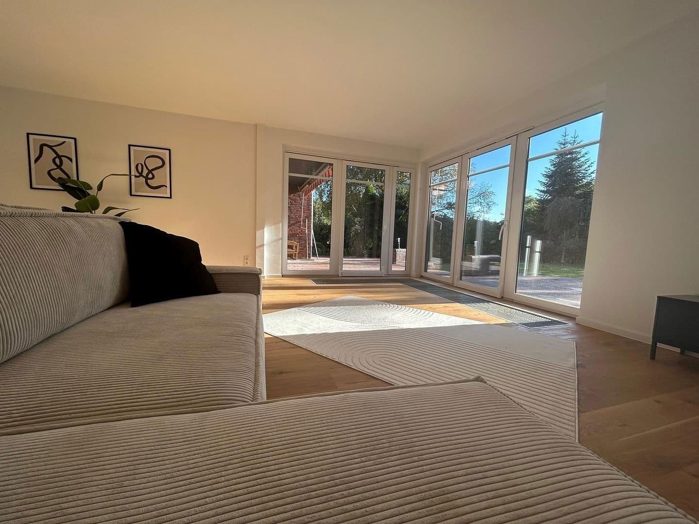 Prodej domu 250 m², pozemek 980 m², Dahlienstraße 9, Upgant-Schott, Dolní Sasko Prodej domu 250 m², pozemek 980 m², Dahlienstraße 9, Upgant-Schott, Dolní Sasko