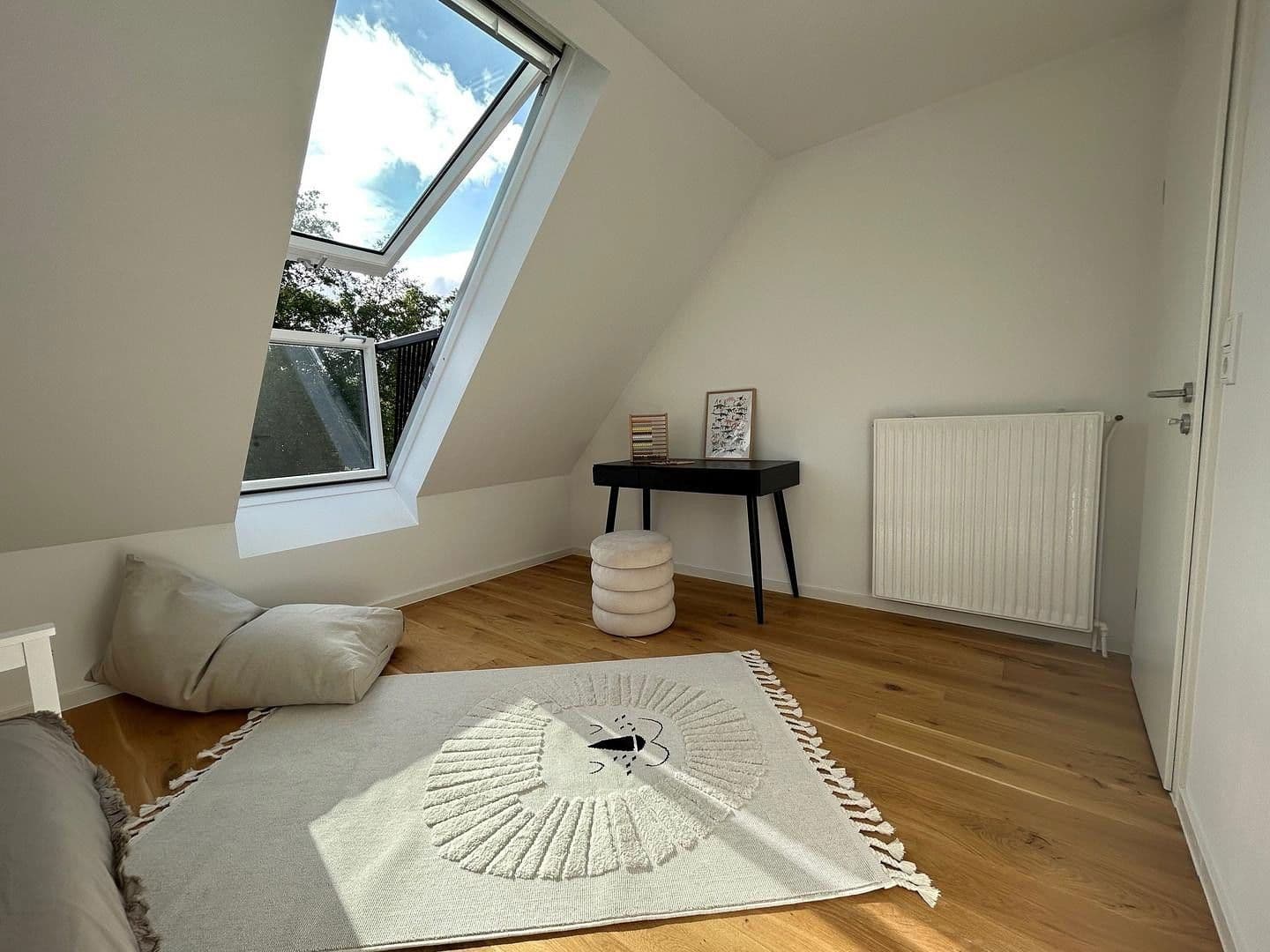 Prodej domu 250 m², pozemek 980 m², Dahlienstraße 9, Upgant-Schott, Dolní Sasko Prodej domu 250 m², pozemek 980 m², Dahlienstraße 9, Upgant-Schott, Dolní Sasko