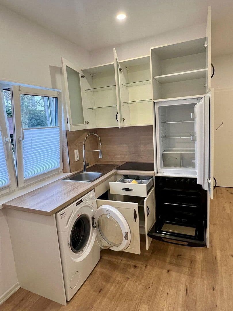 Pronájem bytu 1+1 22 m², Rathausstraße 7, Hockenheim, Bádensko-Württembersko Pronájem bytu 1+1 22 m², Rathausstraße 7, Hockenheim, Bádensko-Württembersko