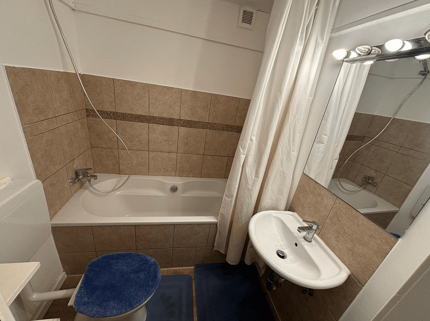 Prodej bytu 3+kk 73 m², Düsseldorf, Severní Porýní-Vestfálsko Prodej bytu 3+kk 73 m², Düsseldorf, Severní Porýní-Vestfálsko