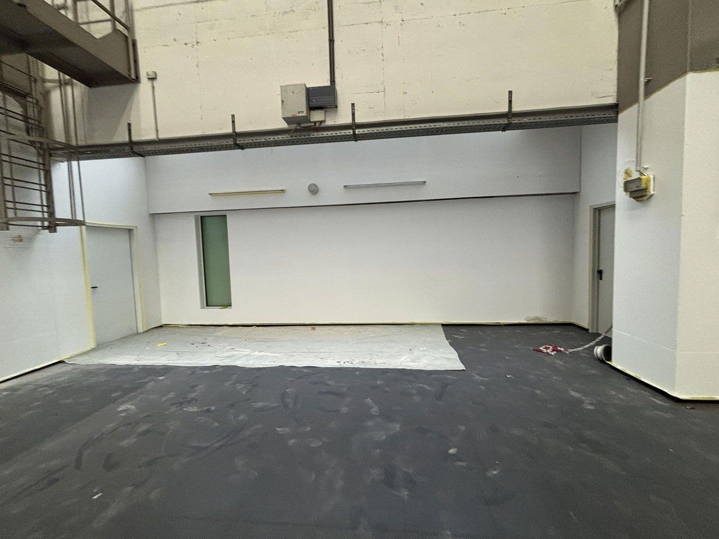 Pronájem nebytového prostoru 520 m², Moselstr. 14, Neuss, Severní Porýní-Vestfálsko Pronájem nebytového prostoru 520 m², Moselstr. 14, Neuss, Severní Porýní-Vestfálsko