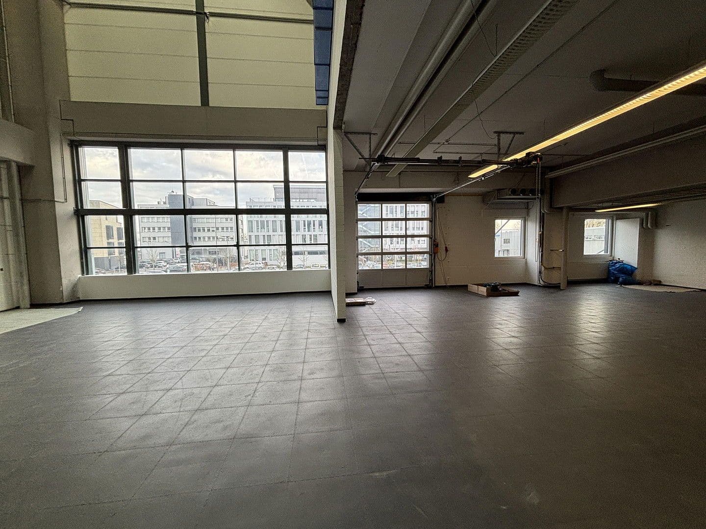 Pronájem nebytového prostoru 520 m², Moselstr. 14, Neuss, Severní Porýní-Vestfálsko Pronájem nebytového prostoru 520 m², Moselstr. 14, Neuss, Severní Porýní-Vestfálsko