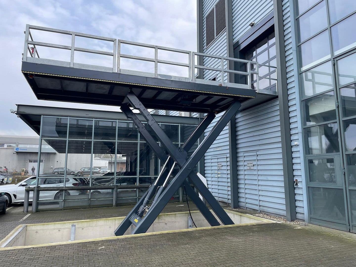 Pronájem nebytového prostoru 520 m², Moselstr. 14, Neuss, Severní Porýní-Vestfálsko Pronájem nebytového prostoru 520 m², Moselstr. 14, Neuss, Severní Porýní-Vestfálsko