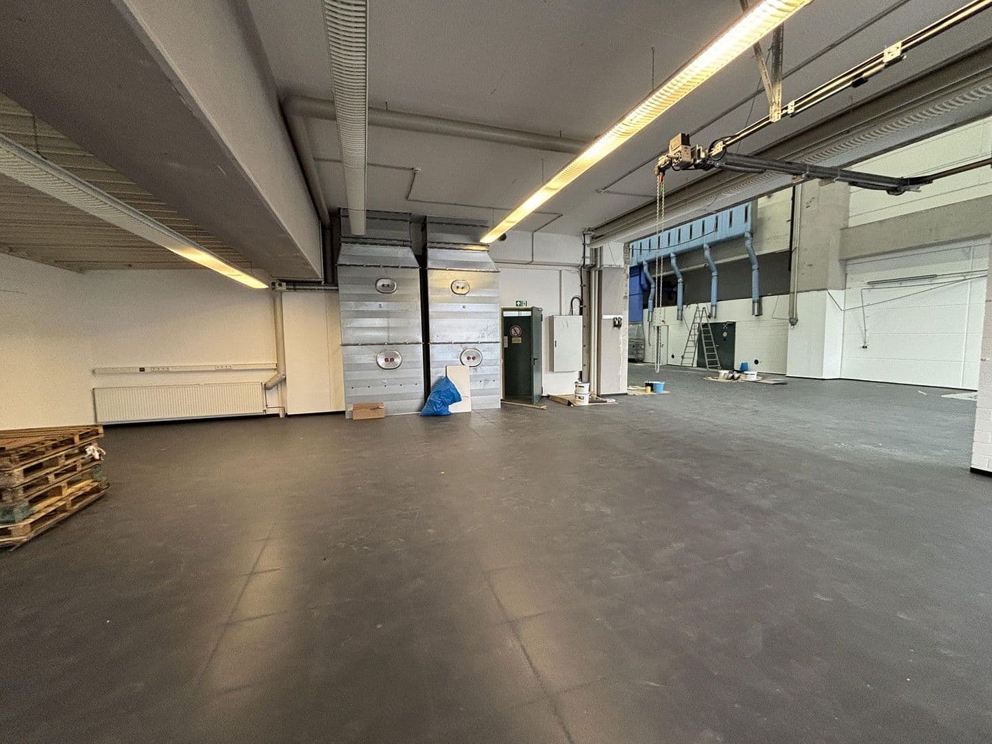 Pronájem nebytového prostoru 520 m², Moselstr. 14, Neuss, Severní Porýní-Vestfálsko Pronájem nebytového prostoru 520 m², Moselstr. 14, Neuss, Severní Porýní-Vestfálsko
