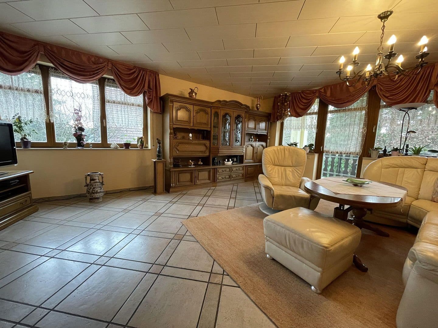 Prodej domu 393 m², pozemek 1.524 m², Belmsdorfer Straße 26 b, Bischofswerda, Sasko Prodej domu 393 m², pozemek 1.524 m², Belmsdorfer Straße 26 b, Bischofswerda, Sasko