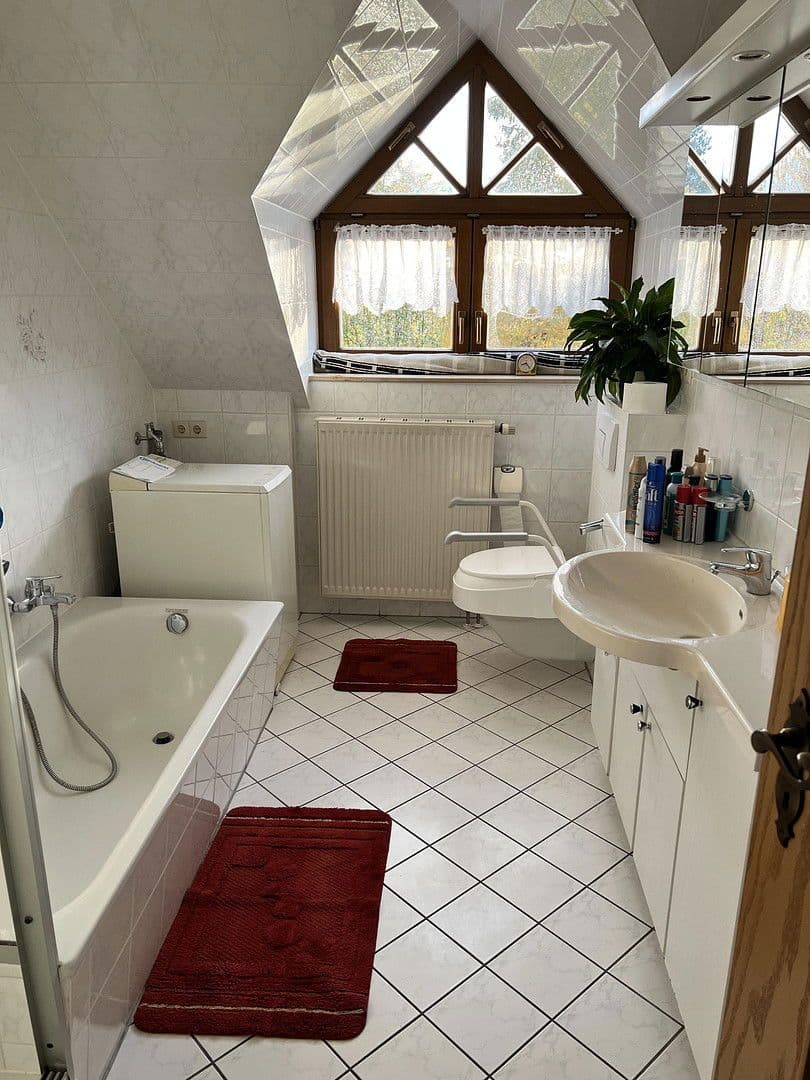 Prodej domu 393 m², pozemek 1.524 m², Belmsdorfer Straße 26 b, Bischofswerda, Sasko Prodej domu 393 m², pozemek 1.524 m², Belmsdorfer Straße 26 b, Bischofswerda, Sasko