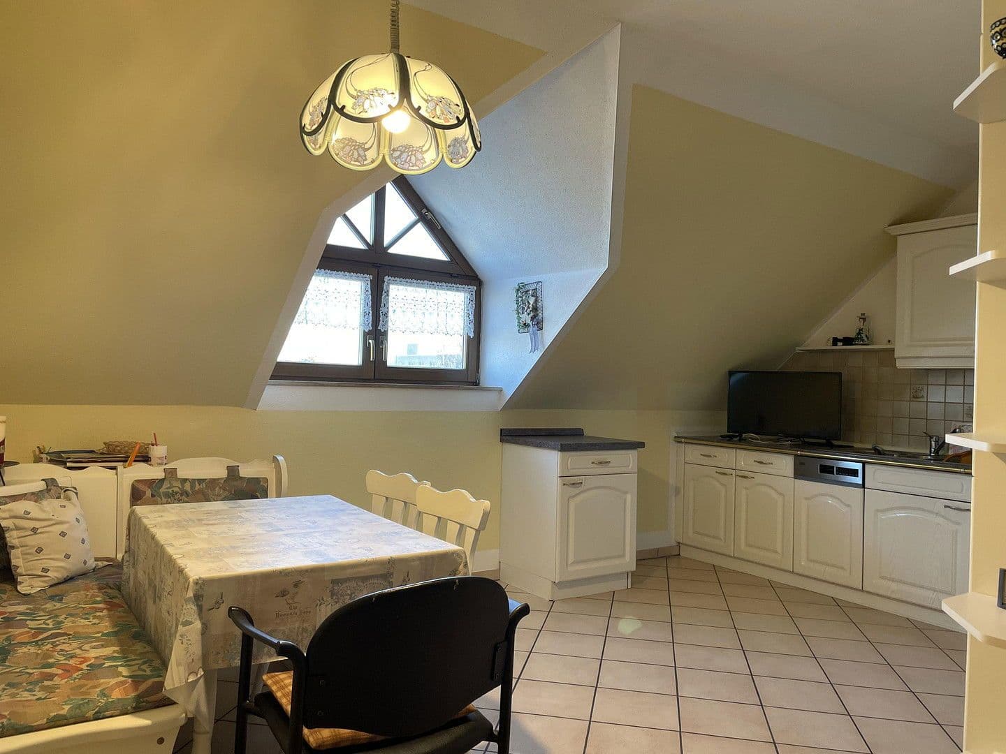 Prodej domu 393 m², pozemek 1.524 m², Belmsdorfer Straße 26 b, Bischofswerda, Sasko Prodej domu 393 m², pozemek 1.524 m², Belmsdorfer Straße 26 b, Bischofswerda, Sasko