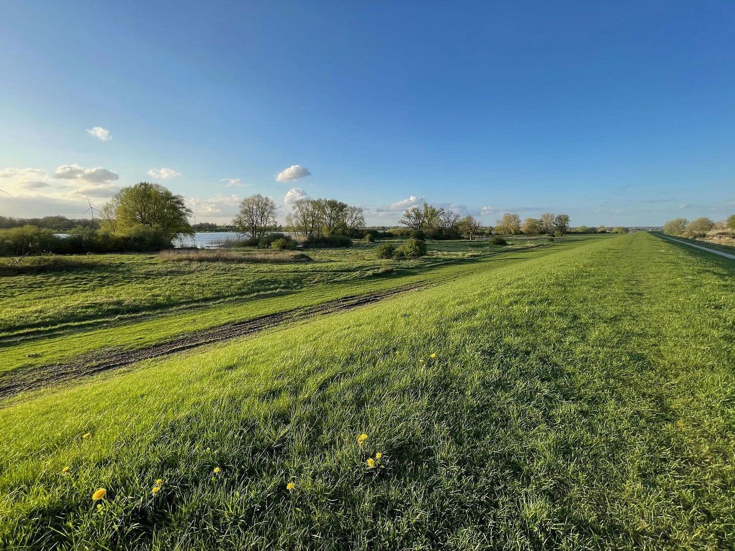 Pronájem bytu 3+1 79 m², Drage, Dolní Sasko Pronájem bytu 3+1 79 m², Drage, Dolní Sasko