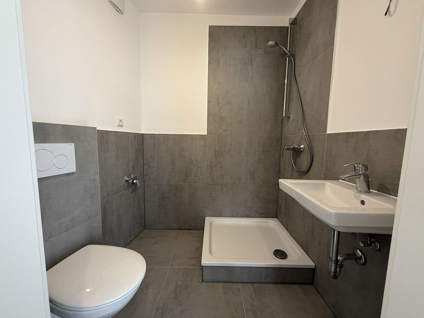 Pronájem bytu 1+1 30 m², Leipzigerstraße 61, Frankfurt am Main, Hessen Pronájem bytu 1+1 30 m², Leipzigerstraße 61, Frankfurt am Main, Hessen