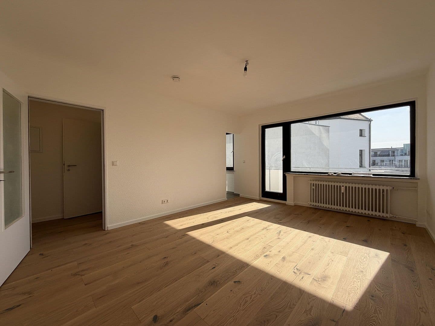 Pronájem bytu 1+1 30 m², Leipzigerstraße 61, Frankfurt am Main, Hessen Pronájem bytu 1+1 30 m², Leipzigerstraße 61, Frankfurt am Main, Hessen