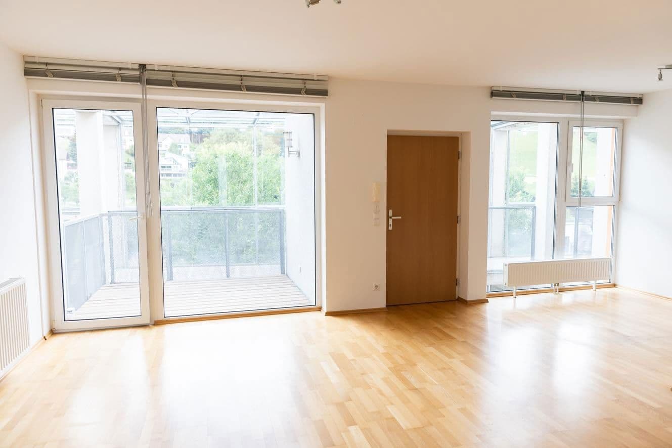 Pronájem bytu 3+1 80 m², Wiener Straße 14, Kirchschlag, Dolní Rakousko Pronájem bytu 3+1 80 m², Wiener Straße 14, Kirchschlag, Dolní Rakousko