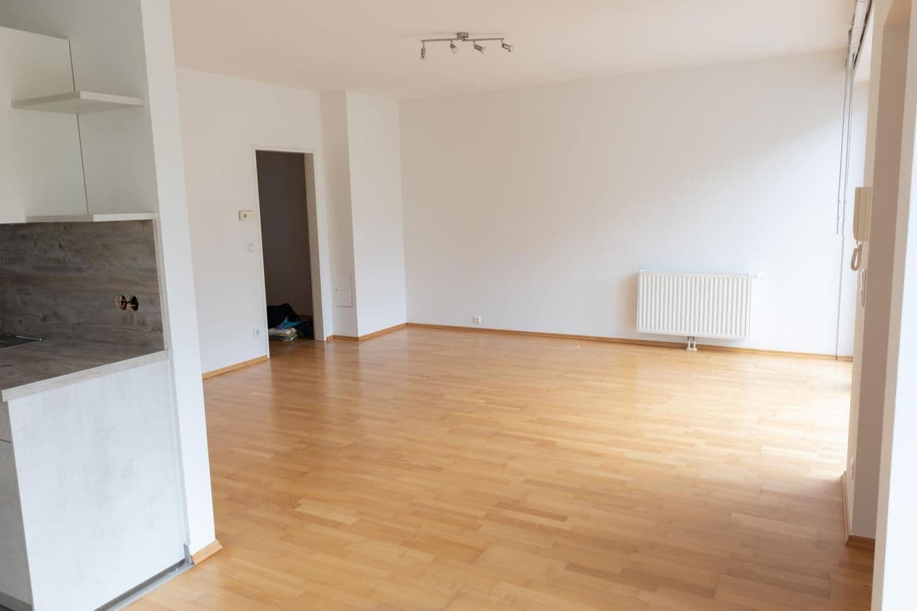 Pronájem bytu 3+1 80 m², Wiener Straße 14, Kirchschlag, Dolní Rakousko Pronájem bytu 3+1 80 m², Wiener Straße 14, Kirchschlag, Dolní Rakousko