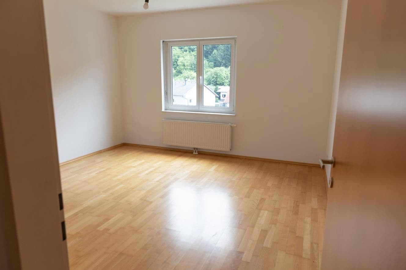 Pronájem bytu 3+1 80 m², Wiener Straße 14, Kirchschlag, Dolní Rakousko Pronájem bytu 3+1 80 m², Wiener Straße 14, Kirchschlag, Dolní Rakousko
