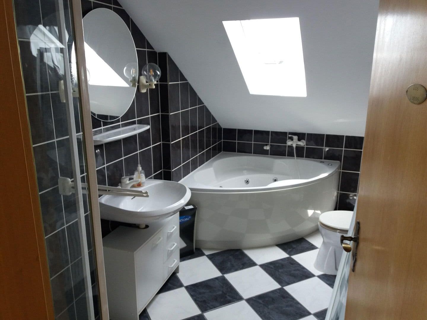 Pronájem bytu 1+1 54 m², Moosweg 38, Eschweiler, Severní Porýní-Vestfálsko Pronájem bytu 1+1 54 m², Moosweg 38, Eschweiler, Severní Porýní-Vestfálsko