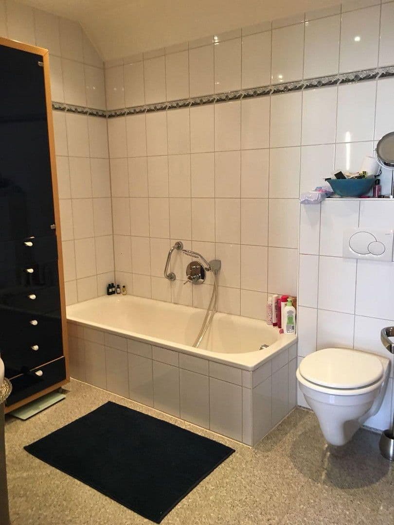 Pronájem bytu 3+1 90 m², Ingelheim am Rhein, Porýní-Falc Pronájem bytu 3+1 90 m², Ingelheim am Rhein, Porýní-Falc