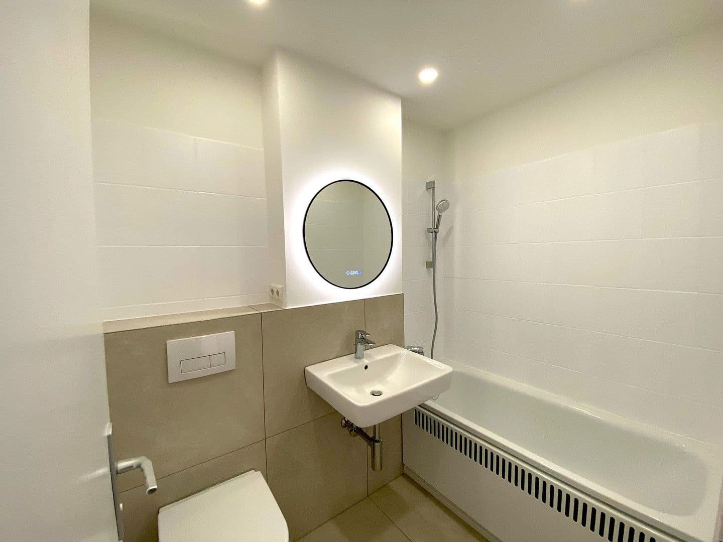 Prodej bytu 2+1 51 m², Weißenseestr., München, Bavorsko Prodej bytu 2+1 51 m², Weißenseestr., München, Bavorsko