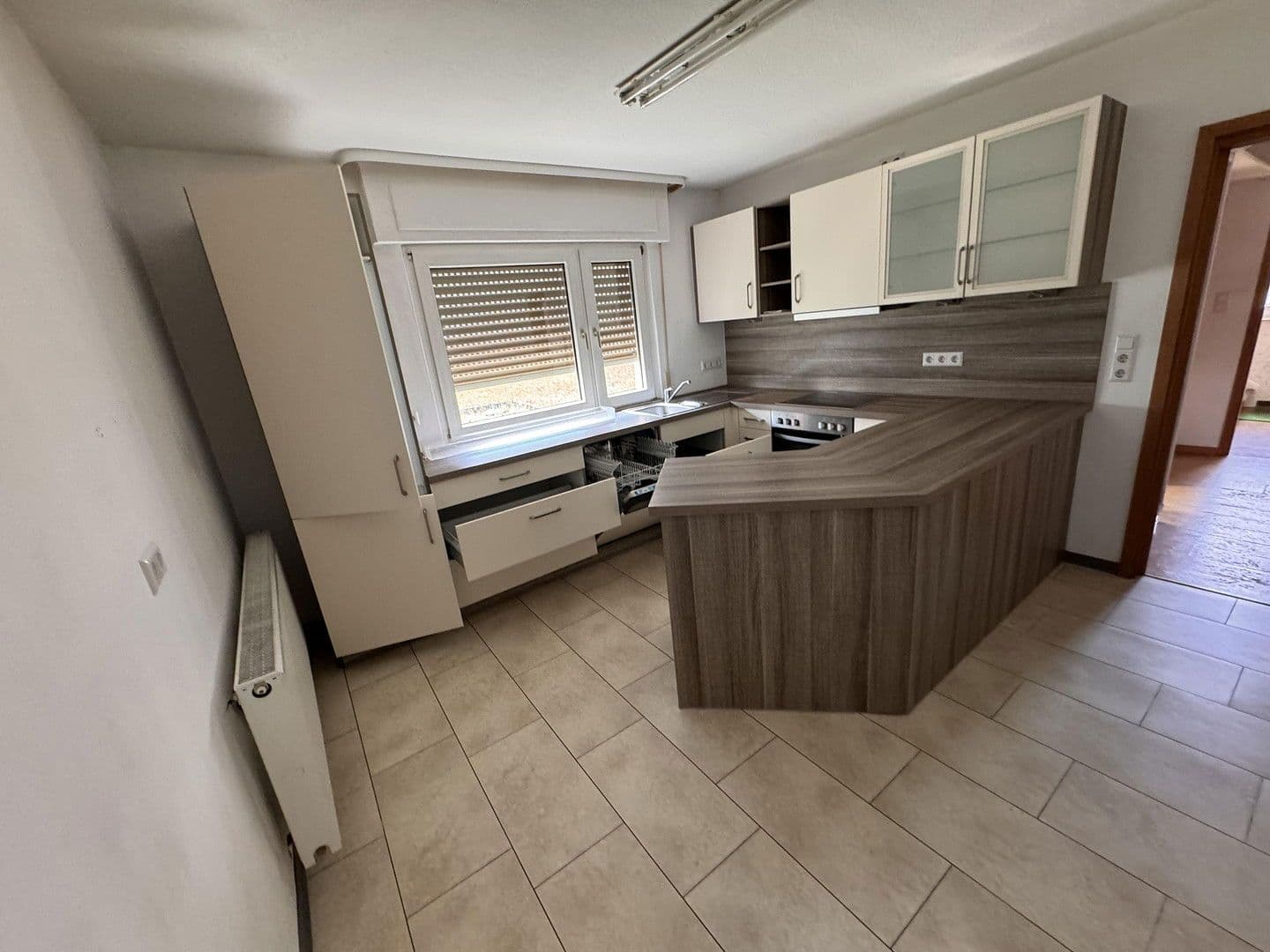 Pronájem bytu 2+1 54 m², Enzstr. 135, Pforzheim, Bádensko-Württembersko Pronájem bytu 2+1 54 m², Enzstr. 135, Pforzheim, Bádensko-Württembersko