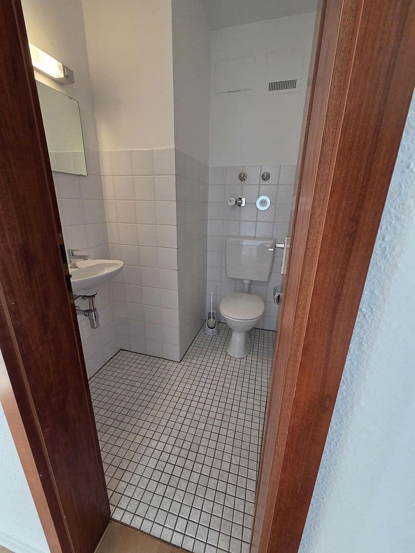 Pronájem bytu 2+kk 75 m², Landauerstrasse 30A, Stuttgart, Bádensko-Württembersko Pronájem bytu 2+kk 75 m², Landauerstrasse 30A, Stuttgart, Bádensko-Württembersko