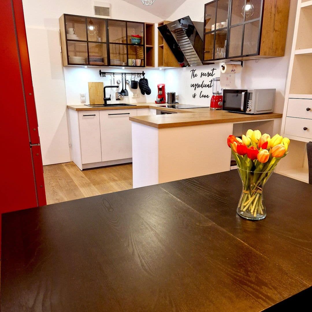 Pronájem bytu 2+kk 65 m², Liebigstr., München, Bavorsko Pronájem bytu 2+kk 65 m², Liebigstr., München, Bavorsko