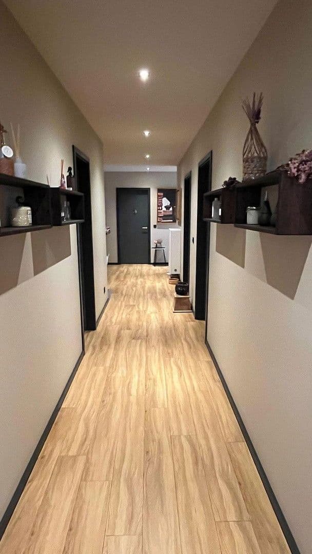 Pronájem bytu 5+1 155 m², Friedrich Ebert Strasse, Eisenberg, Durynsko Pronájem bytu 5+1 155 m², Friedrich Ebert Strasse, Eisenberg, Durynsko