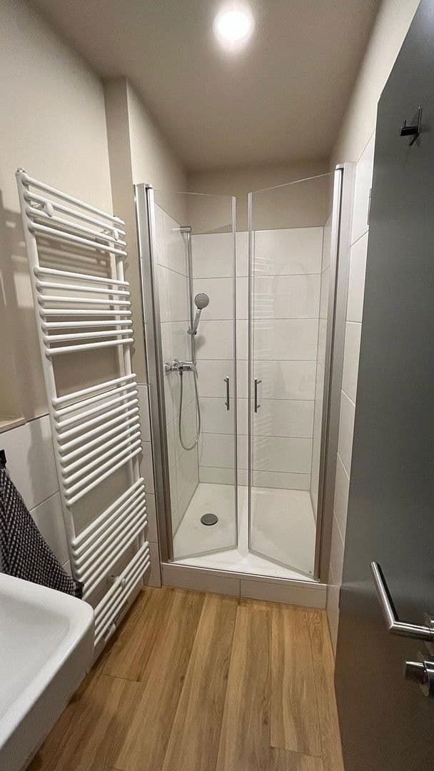 Pronájem bytu 5+1 155 m², Friedrich Ebert Strasse, Eisenberg, Durynsko Pronájem bytu 5+1 155 m², Friedrich Ebert Strasse, Eisenberg, Durynsko