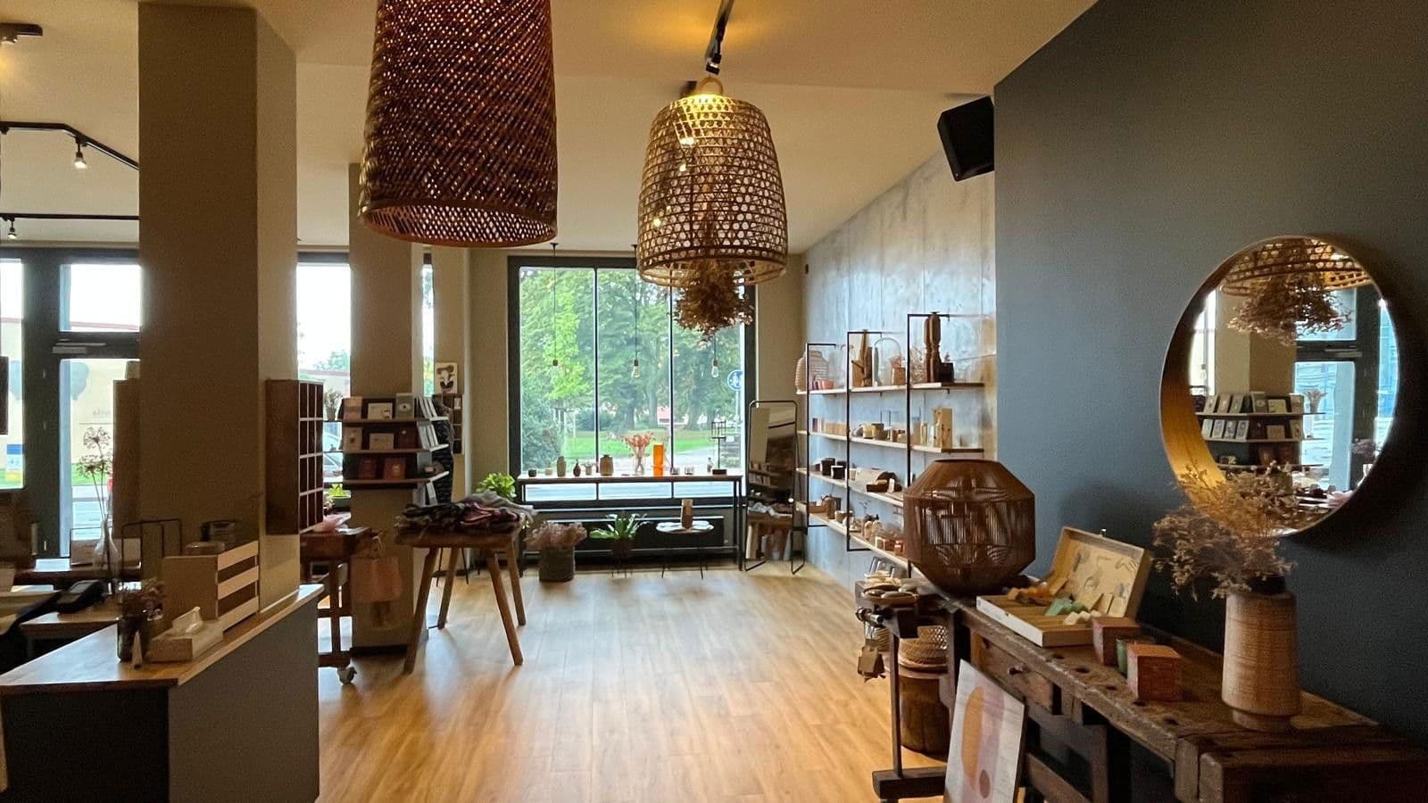 Pronájem bytu 5+1 155 m², Friedrich Ebert Strasse, Eisenberg, Durynsko Pronájem bytu 5+1 155 m², Friedrich Ebert Strasse, Eisenberg, Durynsko