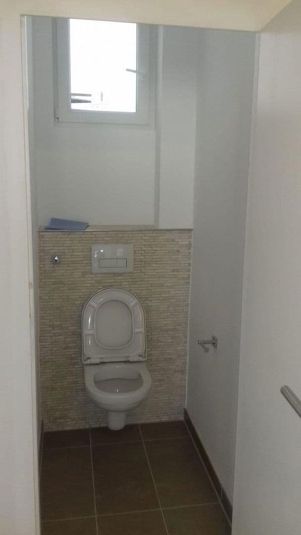 Pronájem bytu 3+1 80 m², Bertholdstraße 14, Pforzheim, Bádensko-Württembersko Pronájem bytu 3+1 80 m², Bertholdstraße 14, Pforzheim, Bádensko-Württembersko