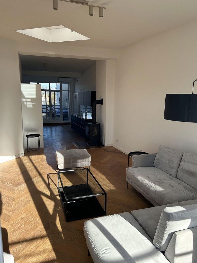 Pronájem bytu 3+1 108 m², Pestalozzistrasse 10, Berlin, Berlín Pronájem bytu 3+1 108 m², Pestalozzistrasse 10, Berlin, Berlín