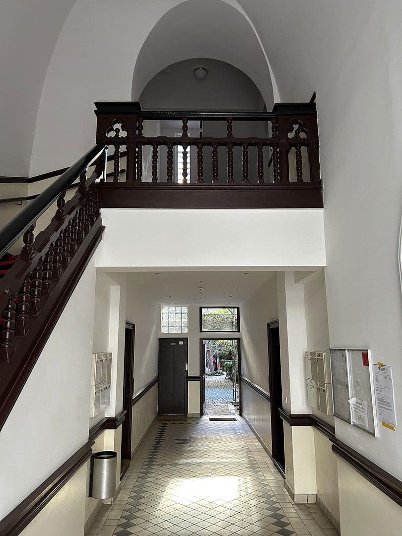 Pronájem bytu 3+1 108 m², Pestalozzistrasse 10, Berlin, Berlín Pronájem bytu 3+1 108 m², Pestalozzistrasse 10, Berlin, Berlín