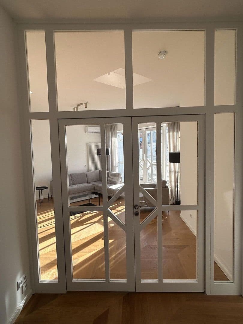 Pronájem bytu 3+1 108 m², Pestalozzistrasse 10, Berlin, Berlín Pronájem bytu 3+1 108 m², Pestalozzistrasse 10, Berlin, Berlín