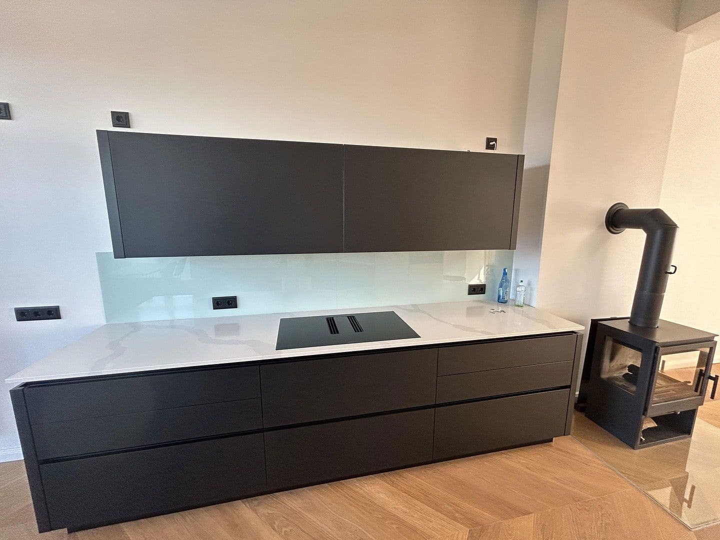 Pronájem bytu 3+1 108 m², Pestalozzistrasse 10, Berlin, Berlín Pronájem bytu 3+1 108 m², Pestalozzistrasse 10, Berlin, Berlín