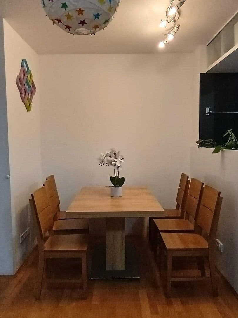 Pronájem bytu 3+1 83 m², München, Bavorsko Pronájem bytu 3+1 83 m², München, Bavorsko