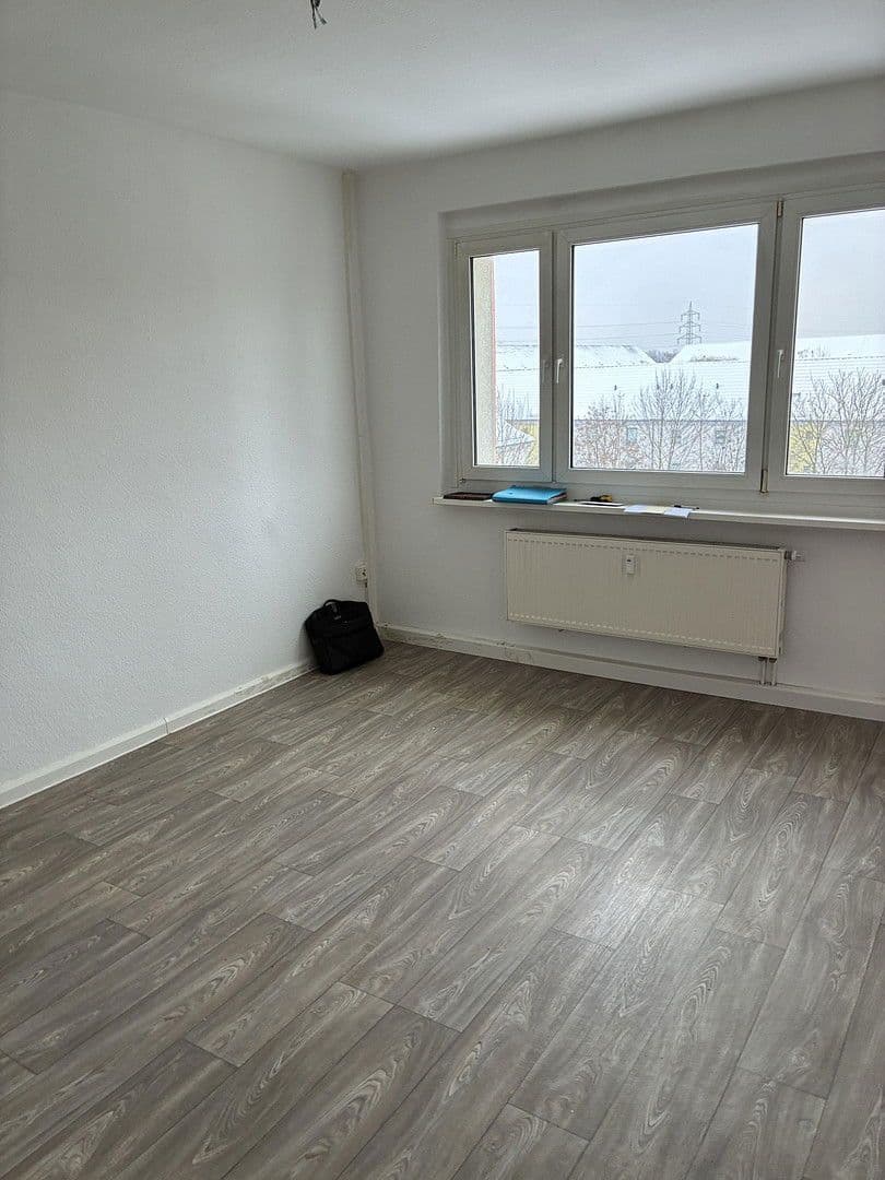 Pronájem bytu 1+1 25 m², Linzer Straße 43, Dessau-Roßlau, Sasko-Anhaltsko Pronájem bytu 1+1 25 m², Linzer Straße 43, Dessau-Roßlau, Sasko-Anhaltsko