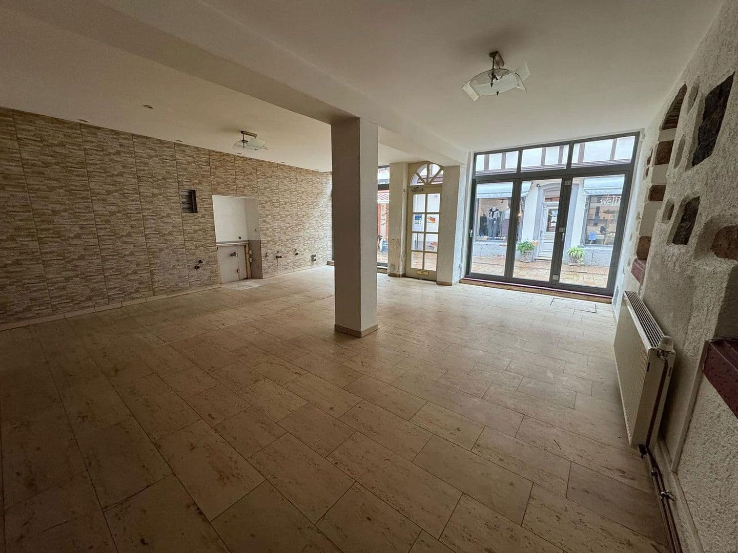 Pronájem nebytového prostoru 116 m², Neustadt an der Weinstraße, Porýní-Falc Pronájem nebytového prostoru 116 m², Neustadt an der Weinstraße, Porýní-Falc