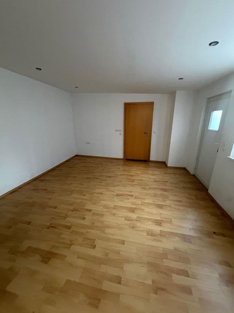 Pronájem bytu 3+1 95 m², Hambacherstr 21, Neustadt, Porýní-Falc Pronájem bytu 3+1 95 m², Hambacherstr 21, Neustadt, Porýní-Falc