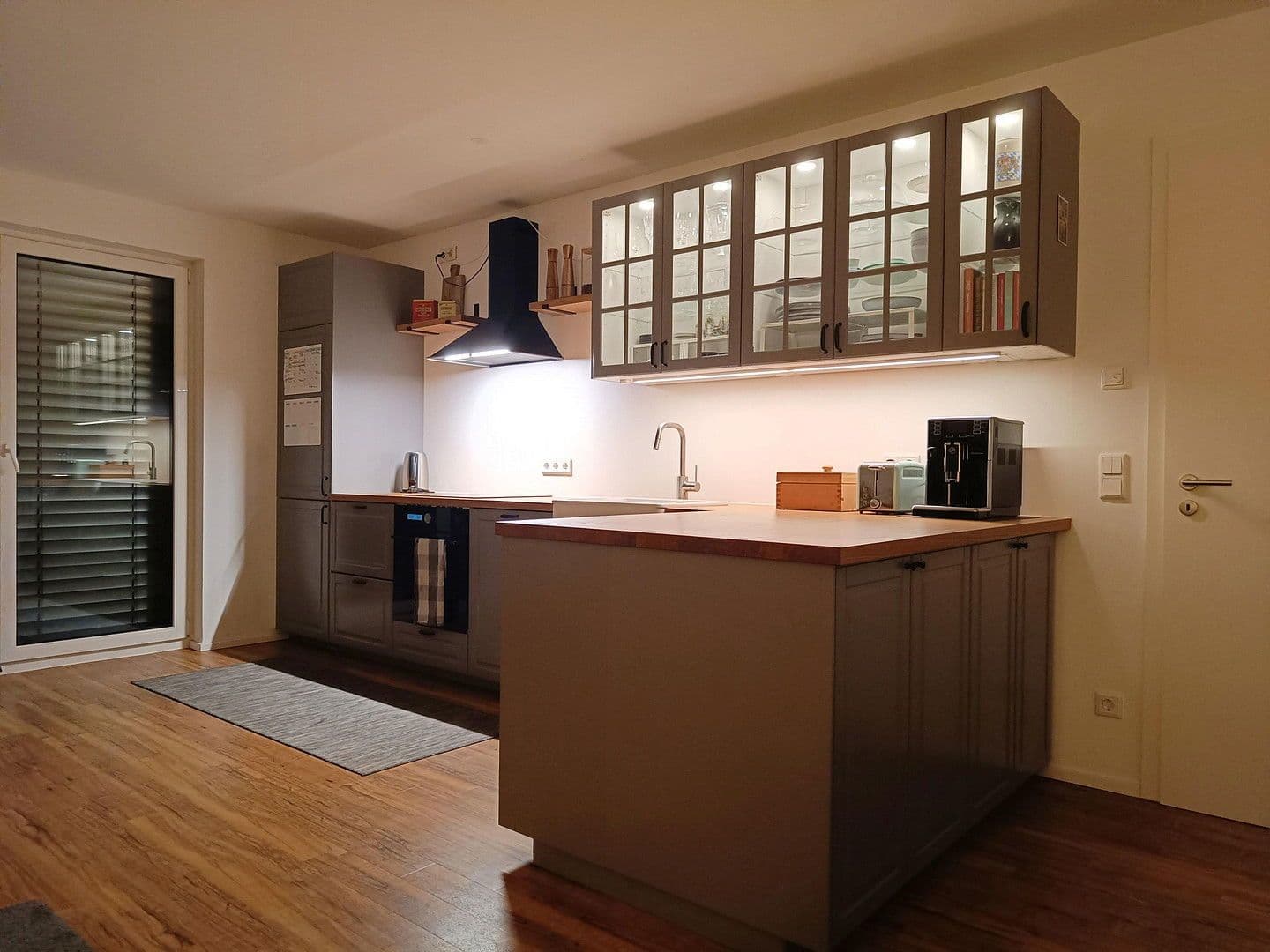 Pronájem bytu 3+1 82 m², Georg-Huber-Str. 14, Zorneding, Ortsteil Pöring, Bavorsko Pronájem bytu 3+1 82 m², Georg-Huber-Str. 14, Zorneding, Ortsteil Pöring, Bavorsko