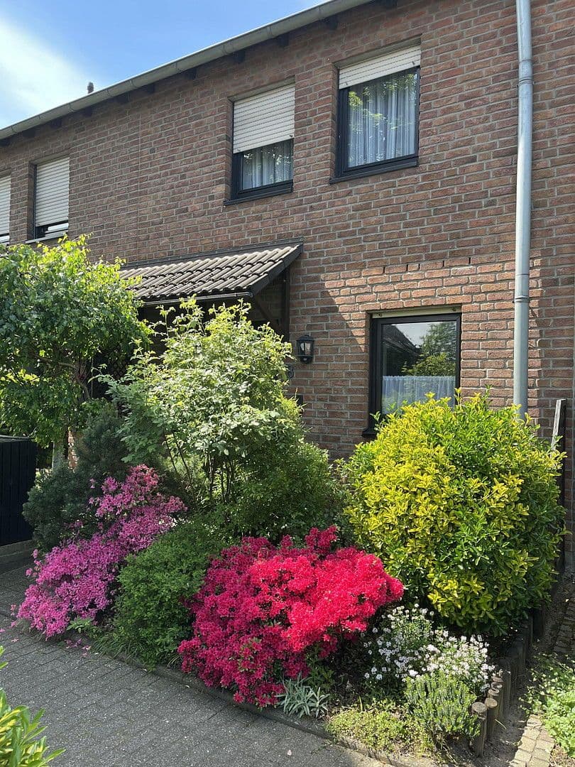 Prodej domu 112 m², pozemek 192 m², Maria-Montessori-Straße 8, Monheim am Rhein, Severní Porýní-Vestfálsko Prodej domu 112 m², pozemek 192 m², Maria-Montessori-Straße 8, Monheim am Rhein, Severní Porýní-Vestfálsko