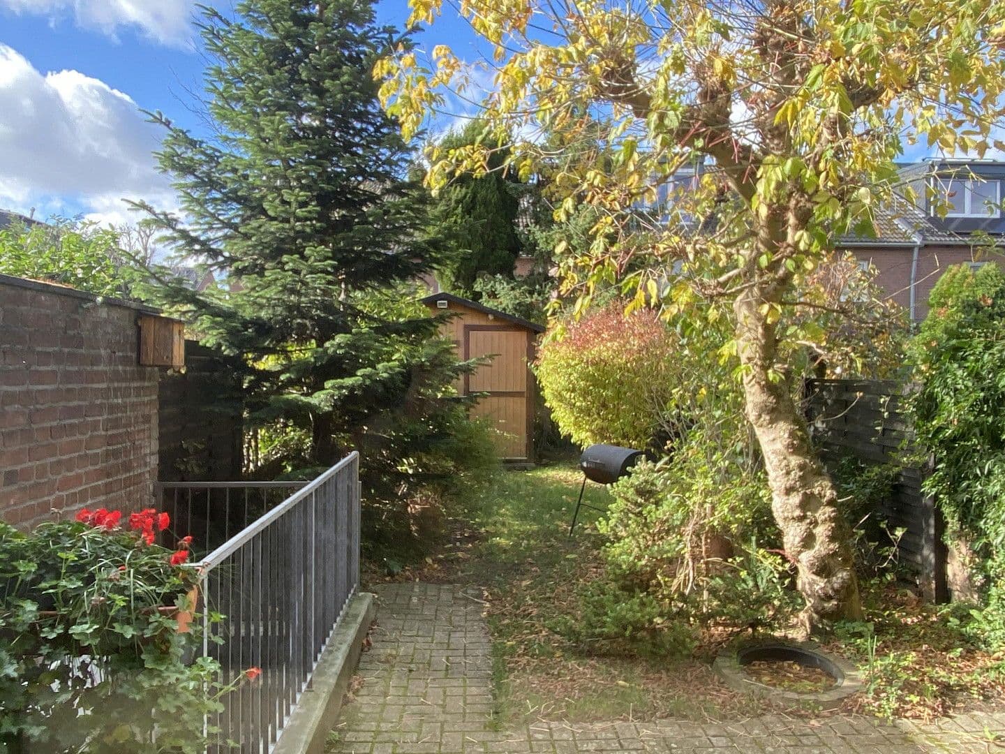 Prodej domu 112 m², pozemek 192 m², Maria-Montessori-Straße 8, Monheim am Rhein, Severní Porýní-Vestfálsko Prodej domu 112 m², pozemek 192 m², Maria-Montessori-Straße 8, Monheim am Rhein, Severní Porýní-Vestfálsko