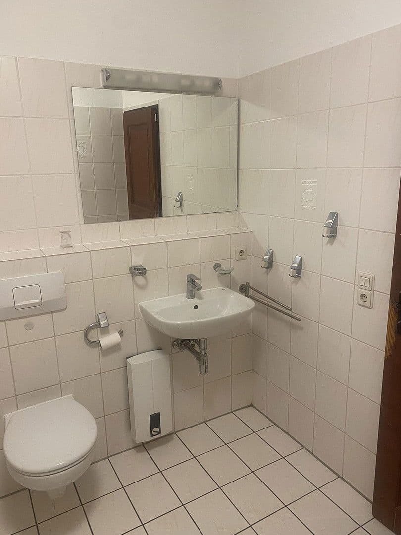 Prodej domu 112 m², pozemek 192 m², Maria-Montessori-Straße 8, Monheim am Rhein, Severní Porýní-Vestfálsko Prodej domu 112 m², pozemek 192 m², Maria-Montessori-Straße 8, Monheim am Rhein, Severní Porýní-Vestfálsko