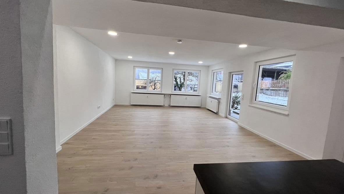 Pronájem domu 173 m², pozemek 320 m², Weilheim, Bádensko-Württembersko Pronájem domu 173 m², pozemek 320 m², Weilheim, Bádensko-Württembersko