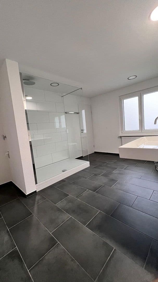 Pronájem domu 173 m², pozemek 320 m², Weilheim, Bádensko-Württembersko Pronájem domu 173 m², pozemek 320 m², Weilheim, Bádensko-Württembersko