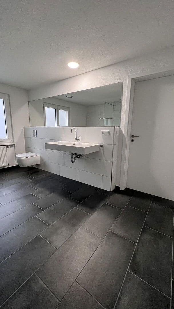 Pronájem domu 173 m², pozemek 320 m², Weilheim, Bádensko-Württembersko Pronájem domu 173 m², pozemek 320 m², Weilheim, Bádensko-Württembersko