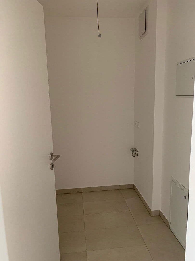 Pronájem bytu 3+1 77 m², Langbeinstraße 1-3, Radeberg, Sasko Pronájem bytu 3+1 77 m², Langbeinstraße 1-3, Radeberg, Sasko